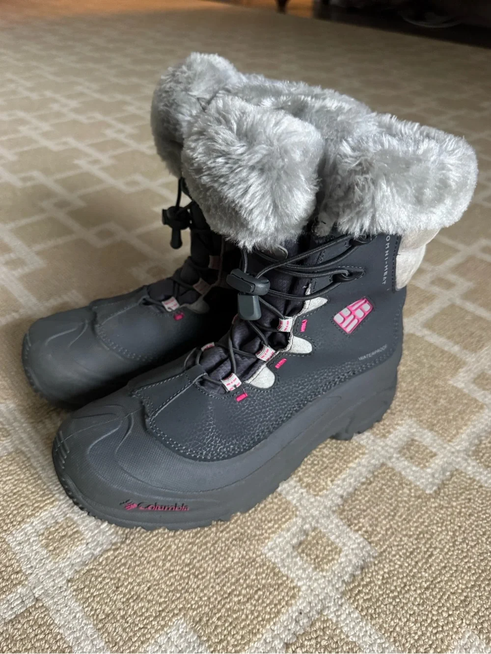 Columbia bugaboot winter